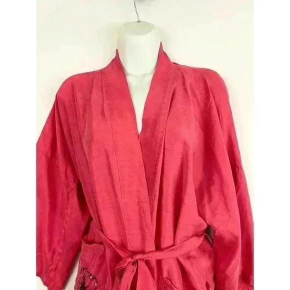 Elegant Red 100% Silk Hand-Embroidered Women’s Kimono - Picture 10 of 13